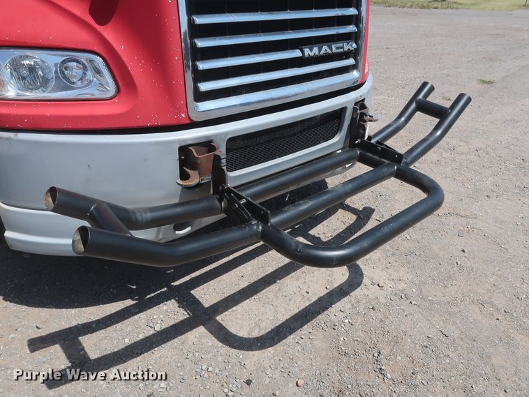 image for item HT9530 2014 Mack CXU612  semi truck