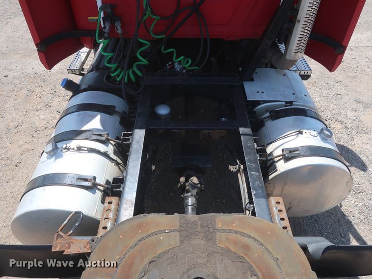 image for item HT9530 2014 Mack CXU612  semi truck