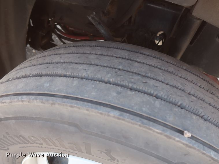 image for item HT9530 2014 Mack CXU612  semi truck