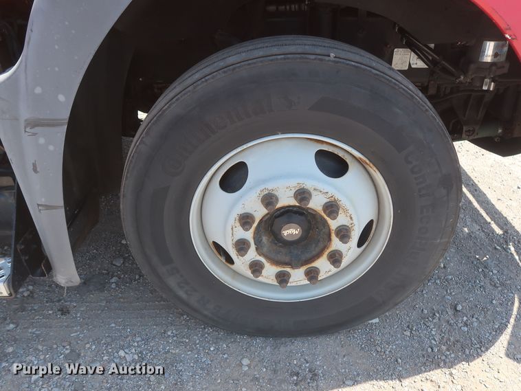 image for item HT9530 2014 Mack CXU612  semi truck