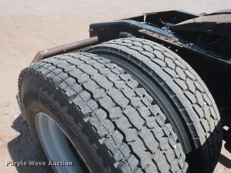 image for item HT9530 2014 Mack CXU612  semi truck