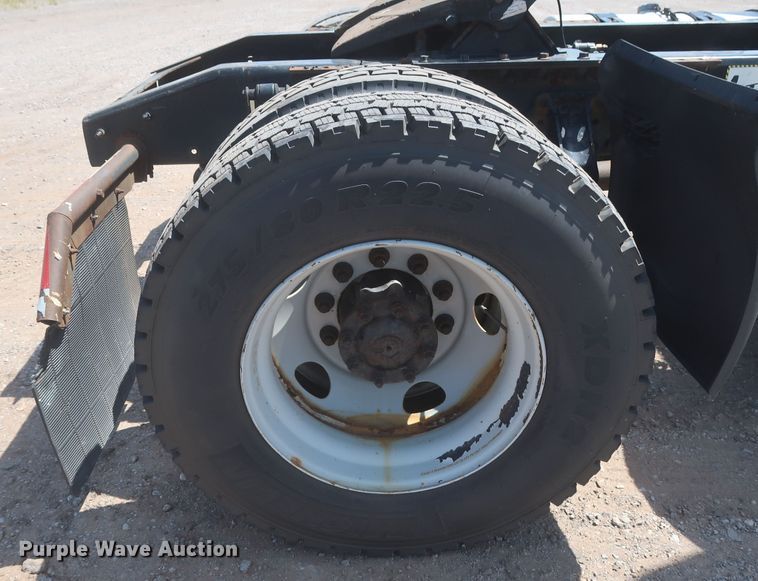 image for item HT9530 2014 Mack CXU612  semi truck