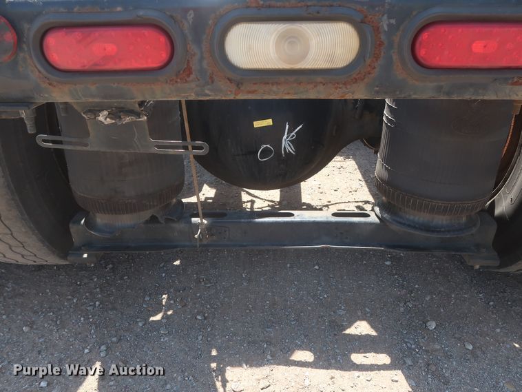 image for item HT9530 2014 Mack CXU612  semi truck