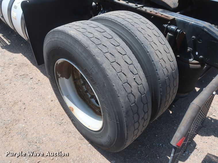 image for item HT9530 2014 Mack CXU612  semi truck