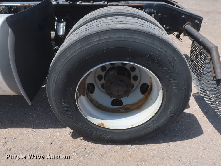 image for item HT9530 2014 Mack CXU612  semi truck