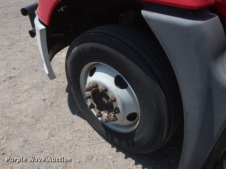 image for item HT9530 2014 Mack CXU612  semi truck