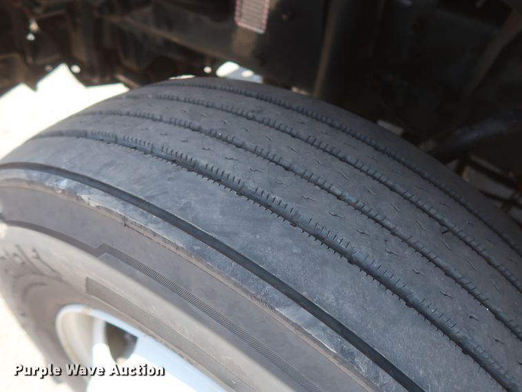 image for item HT9530 2014 Mack CXU612  semi truck