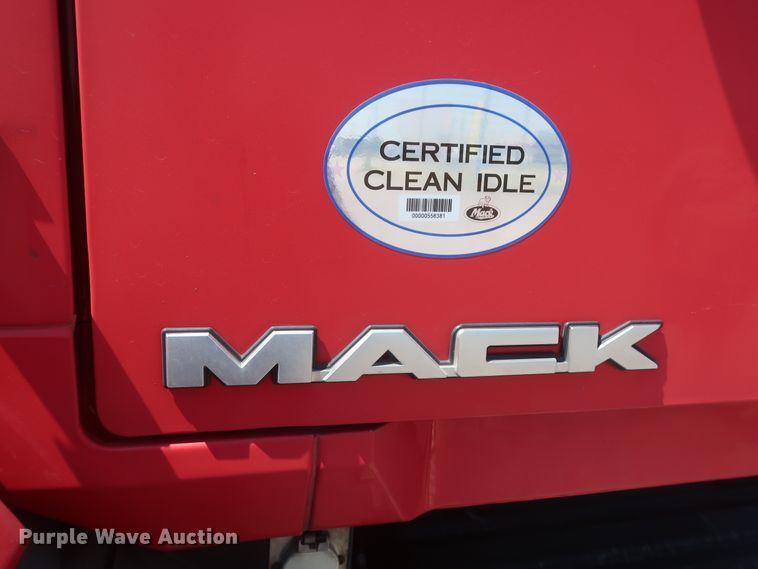 image for item HT9530 2014 Mack CXU612  semi truck