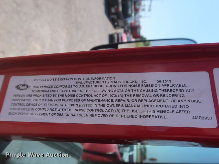 image for item HT9530 2014 Mack CXU612  semi truck