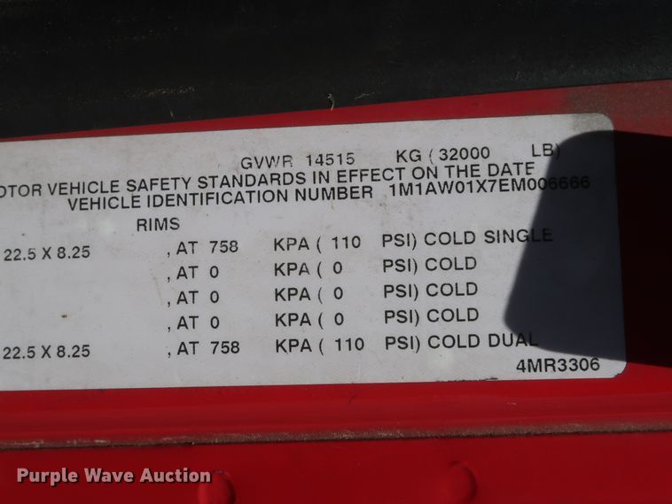 image for item HT9530 2014 Mack CXU612  semi truck