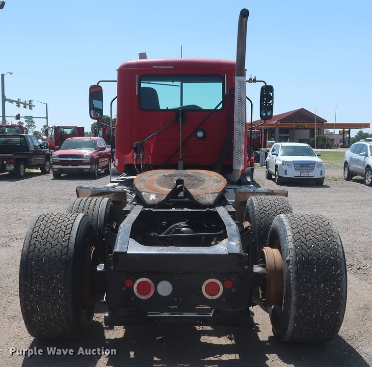 image for item HT9531 2014 Mack CXU613  semi truck