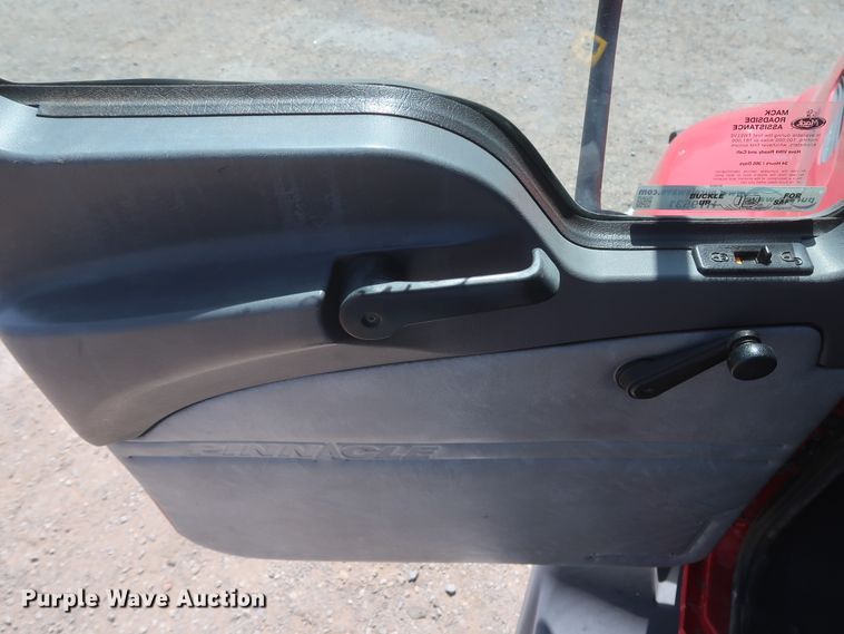 image for item HT9531 2014 Mack CXU613  semi truck