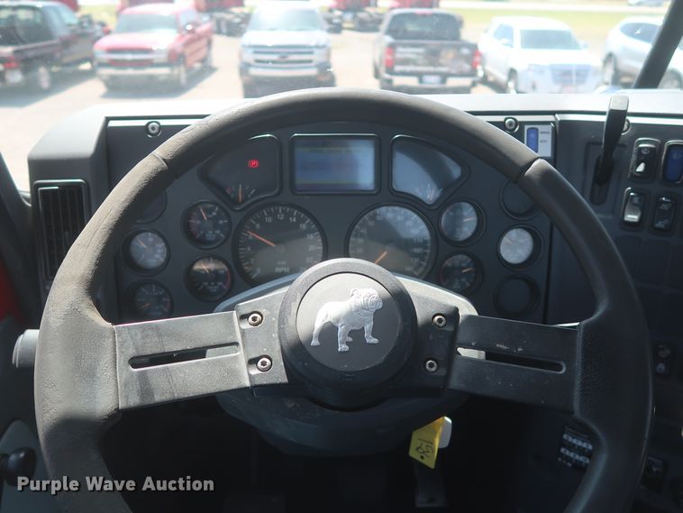 image for item HT9531 2014 Mack CXU613  semi truck