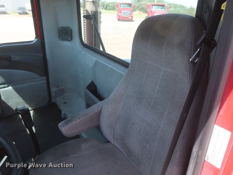 image for item HT9531 2014 Mack CXU613  semi truck