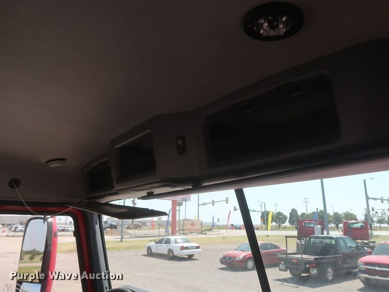 image for item HT9531 2014 Mack CXU613  semi truck