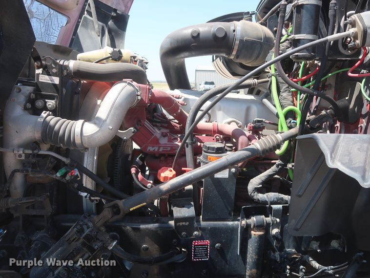 image for item HT9531 2014 Mack CXU613  semi truck