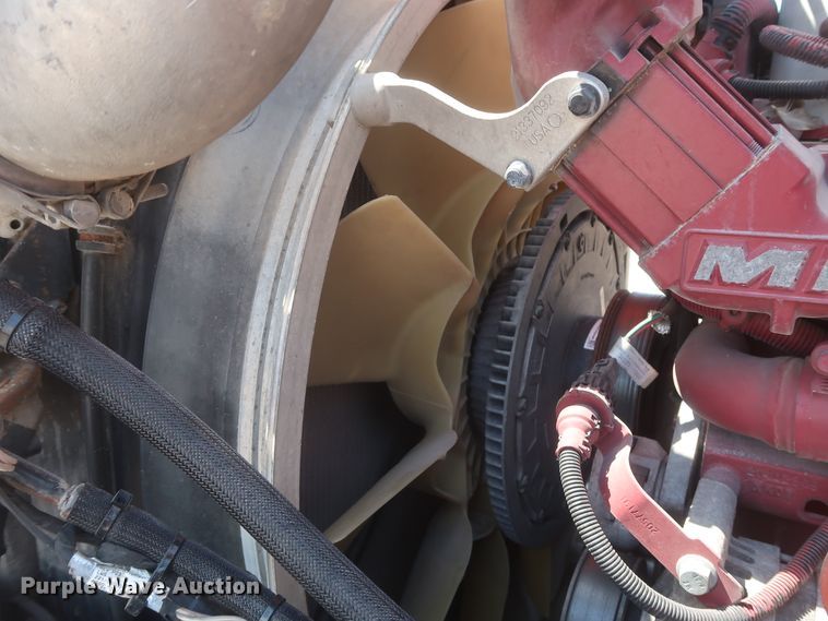 image for item HT9531 2014 Mack CXU613  semi truck