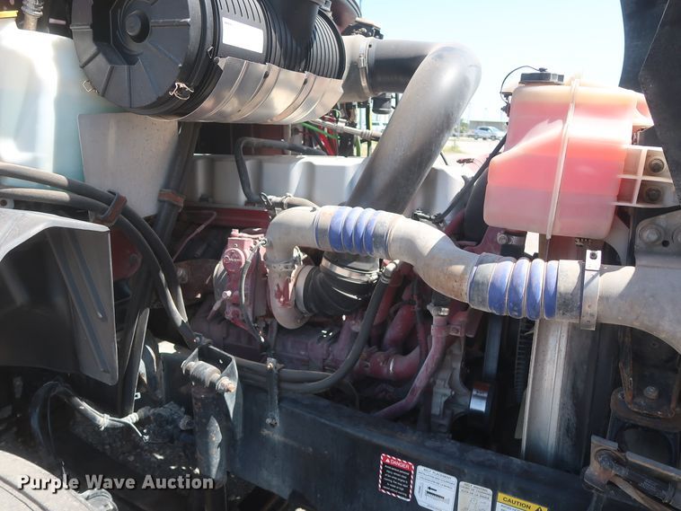 image for item HT9531 2014 Mack CXU613  semi truck