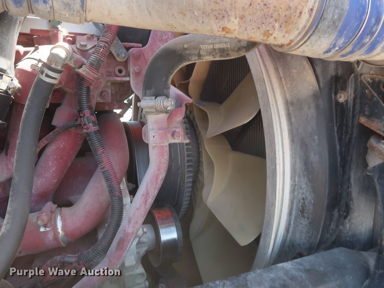 image for item HT9531 2014 Mack CXU613  semi truck