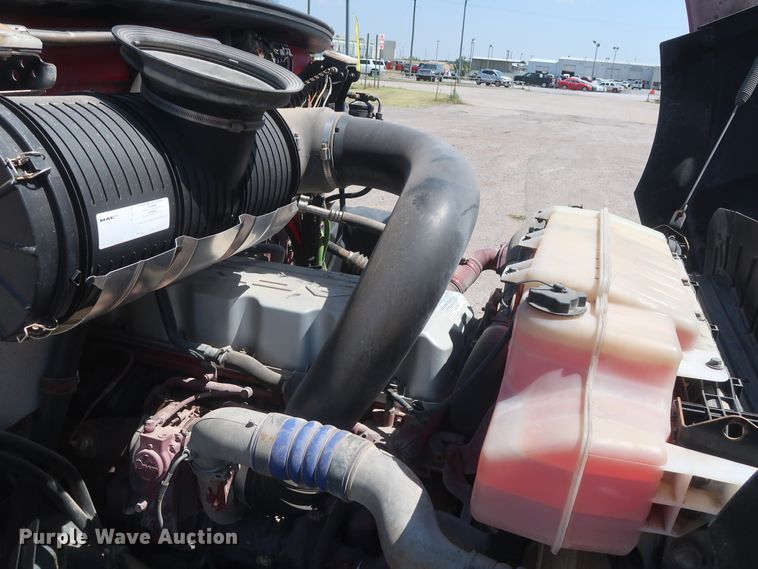 image for item HT9531 2014 Mack CXU613  semi truck