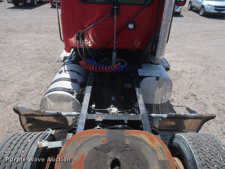 image for item HT9531 2014 Mack CXU613  semi truck