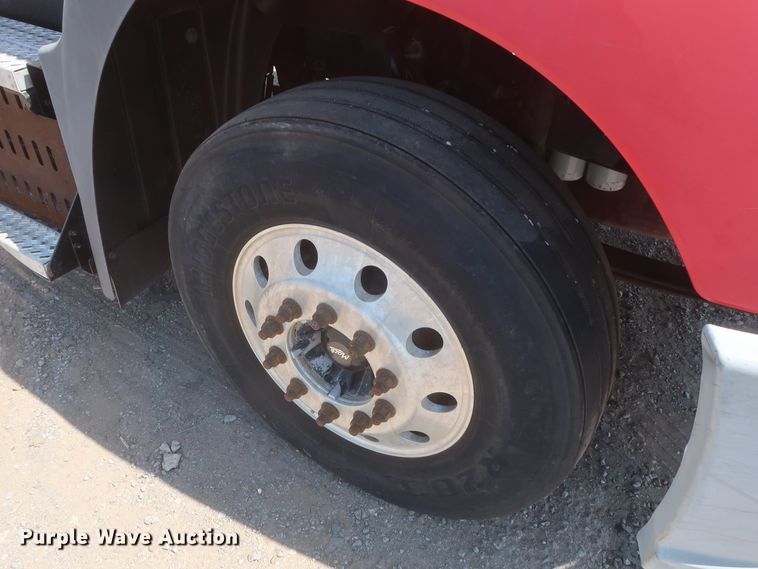 image for item HT9531 2014 Mack CXU613  semi truck