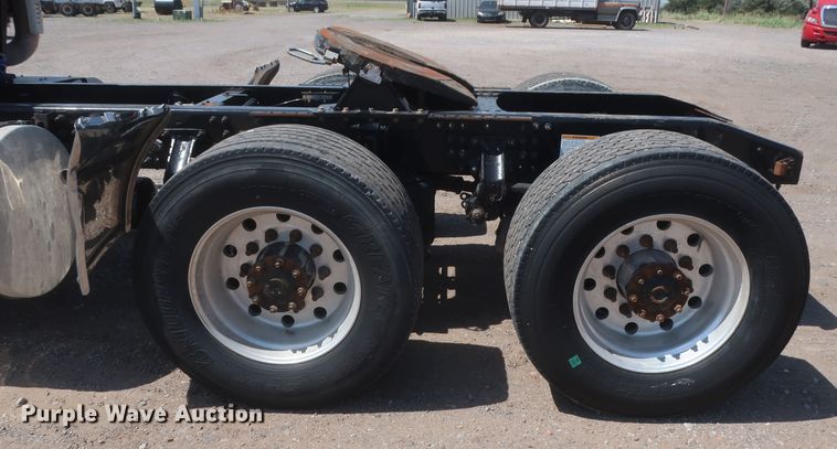 image for item HT9531 2014 Mack CXU613  semi truck