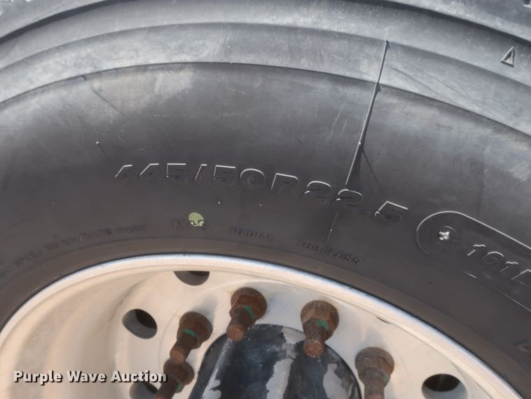 image for item HT9531 2014 Mack CXU613  semi truck