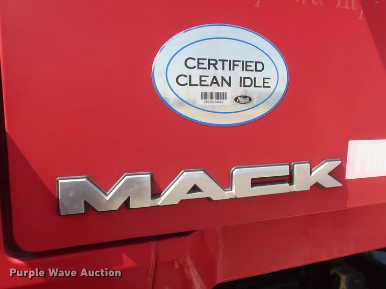 image for item HT9531 2014 Mack CXU613  semi truck