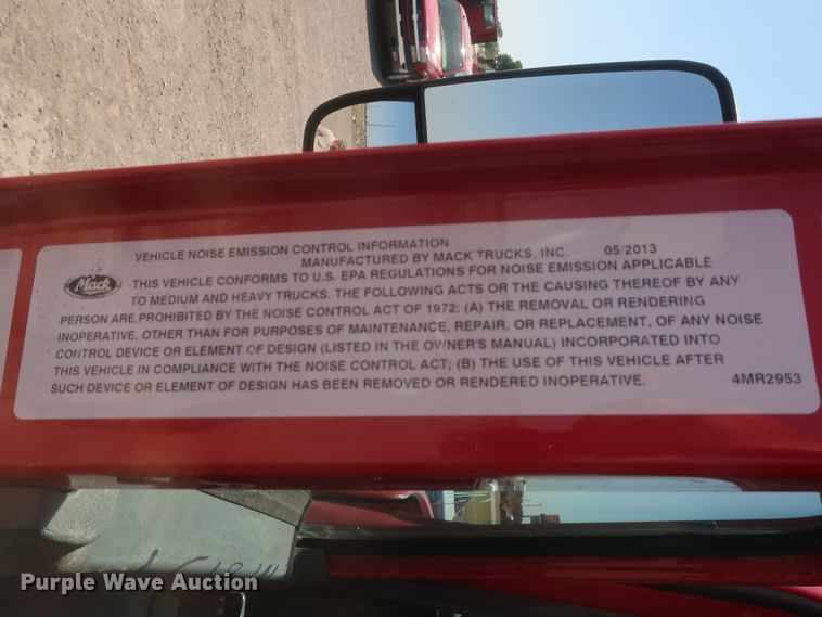 image for item HT9531 2014 Mack CXU613  semi truck