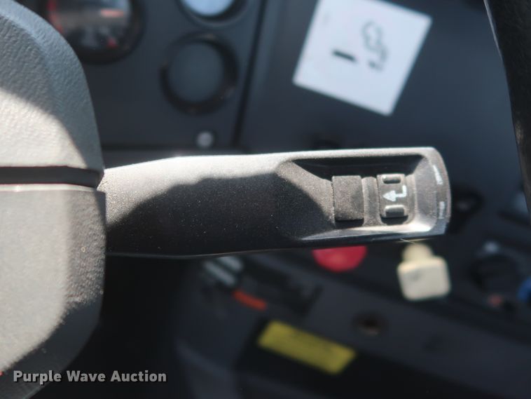 image for item HT9532 2014 Mack CXU612  semi truck