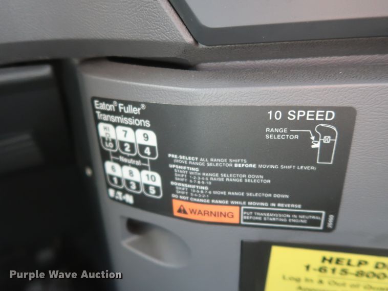 image for item HT9532 2014 Mack CXU612  semi truck