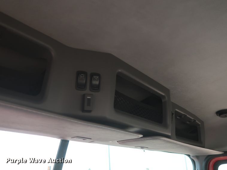 image for item HT9532 2014 Mack CXU612  semi truck