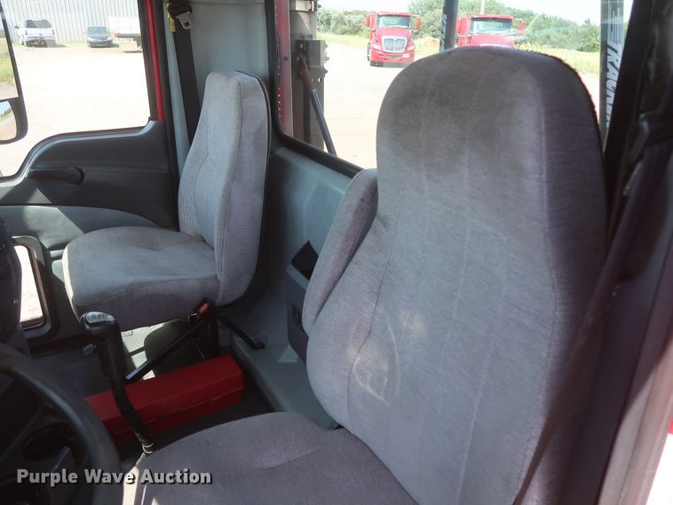 image for item HT9532 2014 Mack CXU612  semi truck