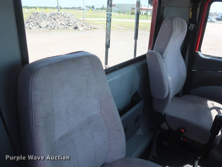 image for item HT9532 2014 Mack CXU612  semi truck