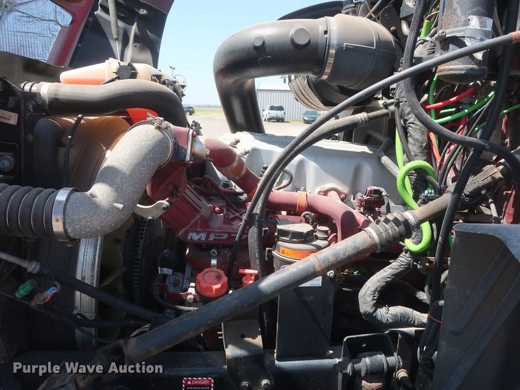 image for item HT9532 2014 Mack CXU612  semi truck