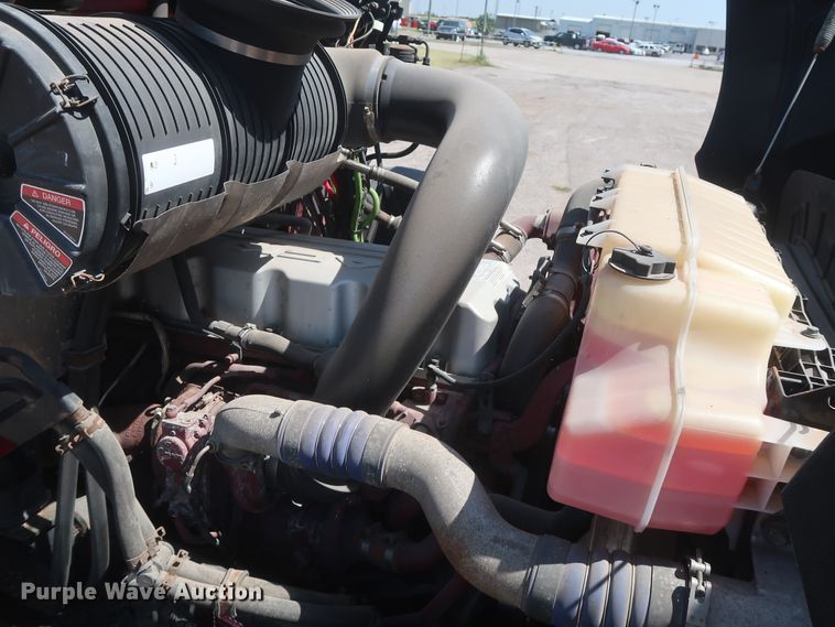 image for item HT9532 2014 Mack CXU612  semi truck