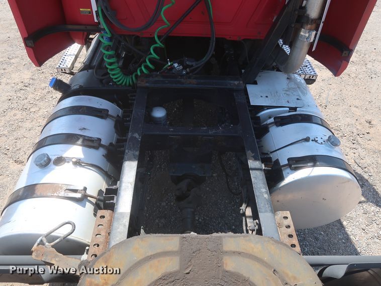 image for item HT9532 2014 Mack CXU612  semi truck