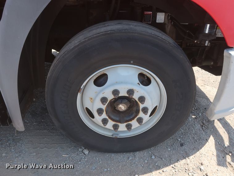 image for item HT9532 2014 Mack CXU612  semi truck