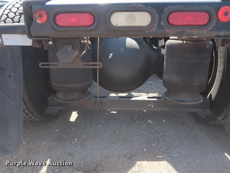 image for item HT9532 2014 Mack CXU612  semi truck