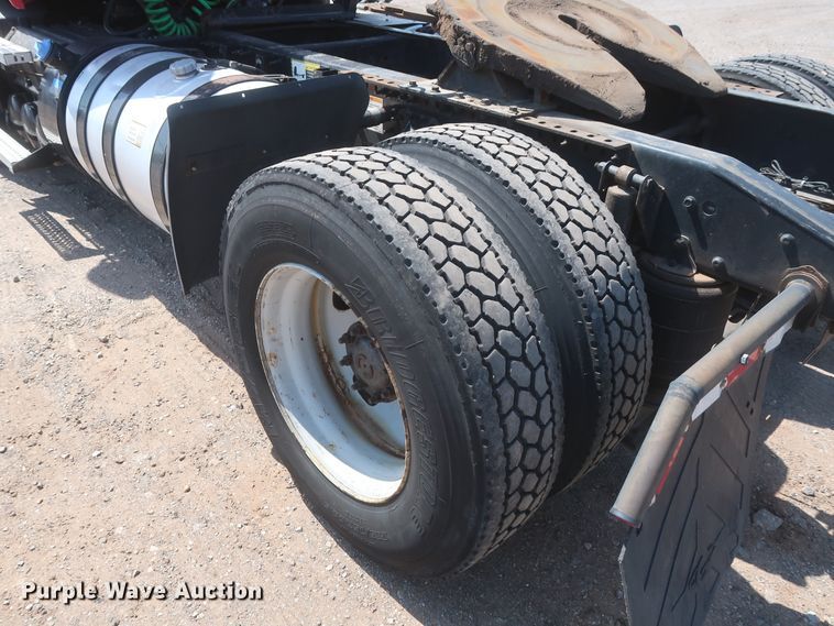 image for item HT9532 2014 Mack CXU612  semi truck