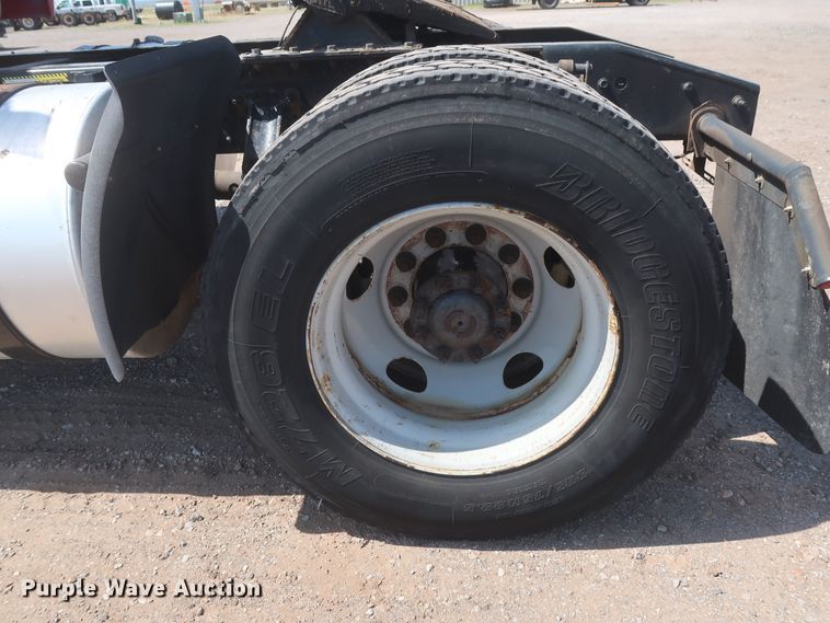 image for item HT9532 2014 Mack CXU612  semi truck