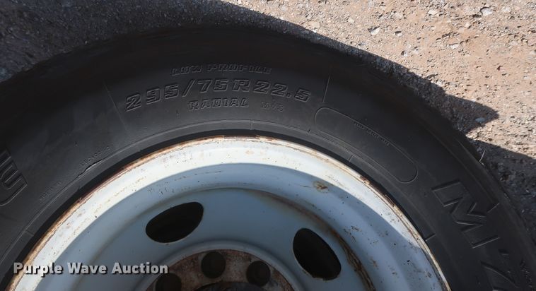 image for item HT9532 2014 Mack CXU612  semi truck