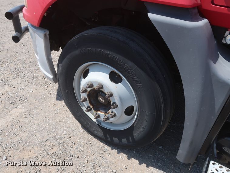 image for item HT9532 2014 Mack CXU612  semi truck