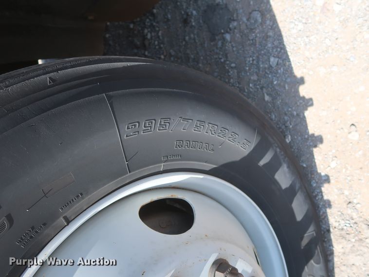 image for item HT9532 2014 Mack CXU612  semi truck