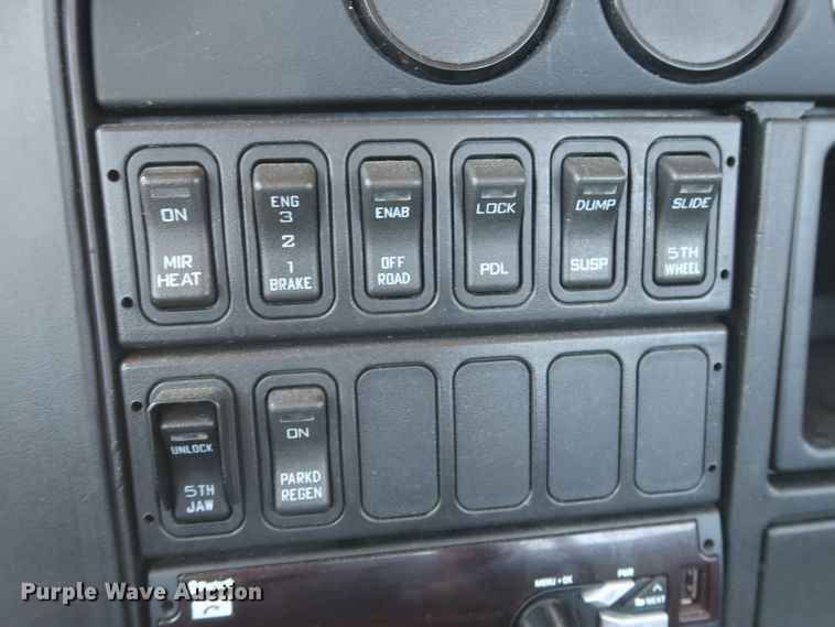 image for item HT9557 2015 International ProStar  semi truck