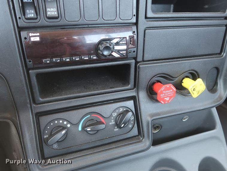 image for item HT9557 2015 International ProStar  semi truck