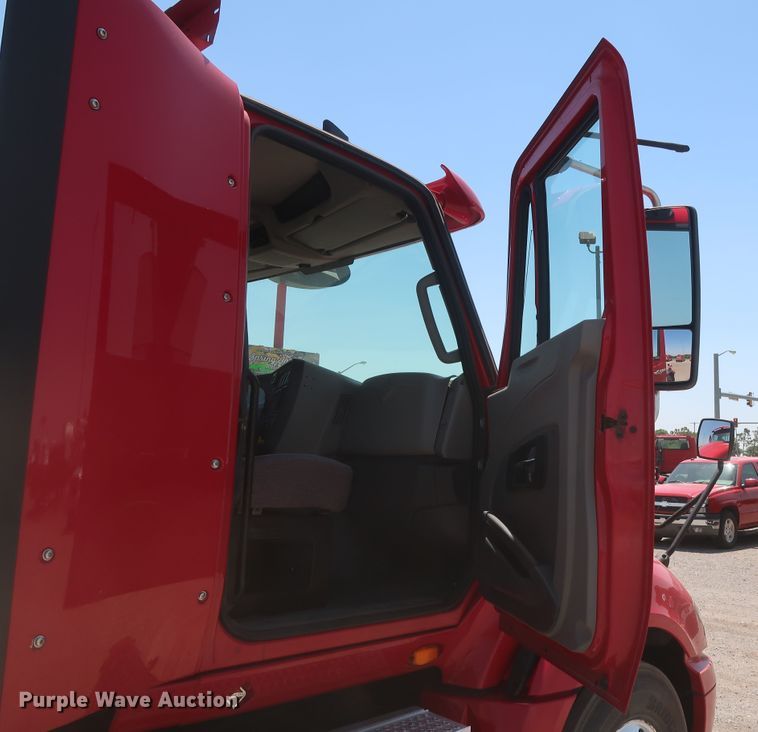 image for item HT9557 2015 International ProStar  semi truck