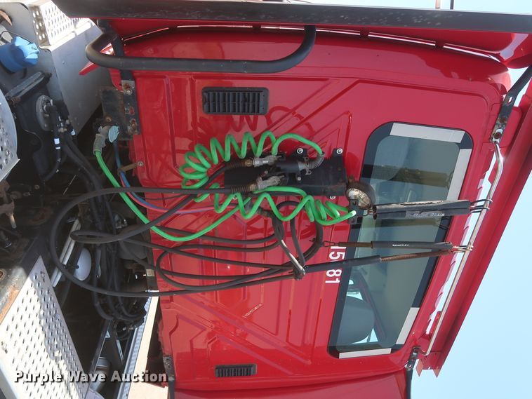 image for item HT9557 2015 International ProStar  semi truck