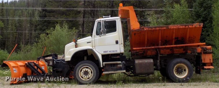 image for item DD6129 2001 Freightliner FL80  spreader truck